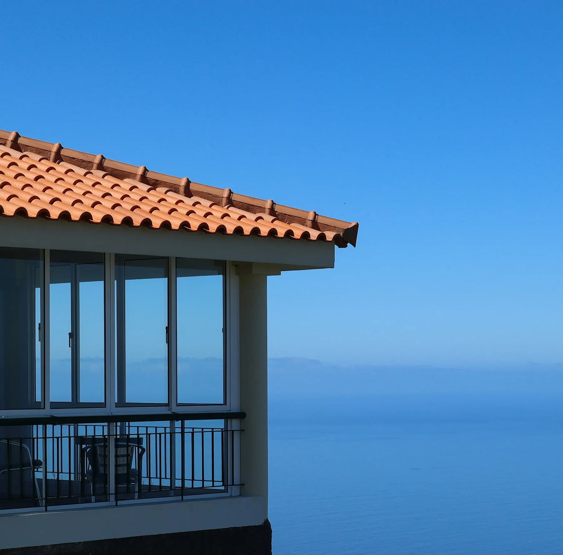 Balcon d'angle face à la mer